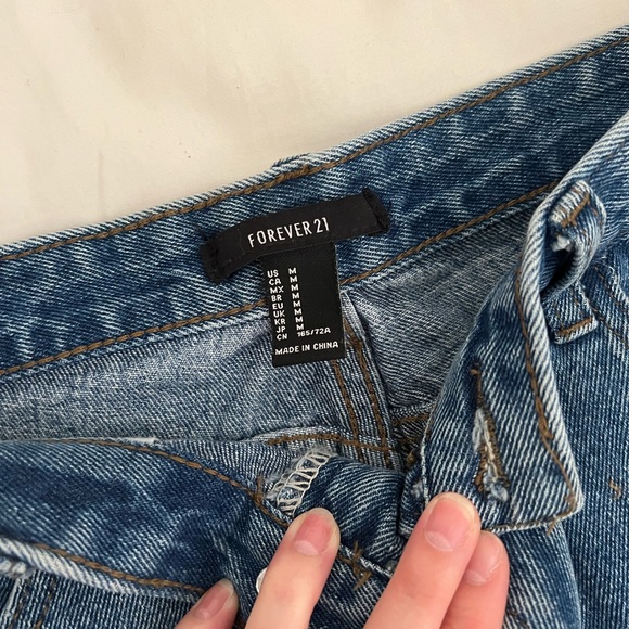 Distressed Jeans - Picture 3 of 10